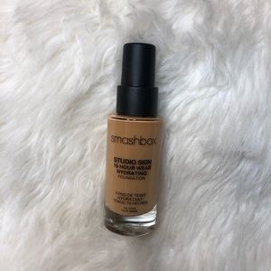Smashbox Makeup - NWT Smashbox Studio Skin Foundation Smashbox Makeup - NWT Smashbox Studio Skin Foundation